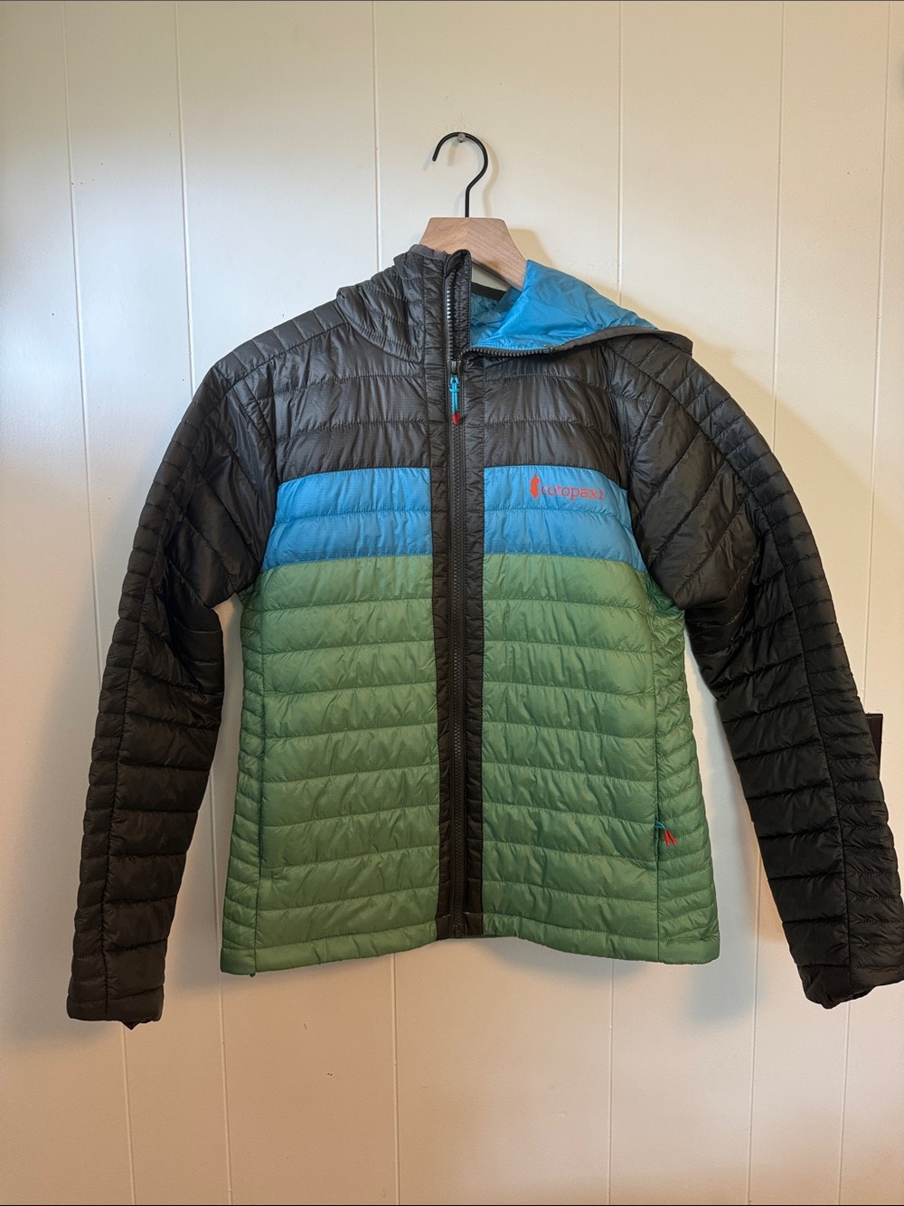 cotopaxi Black, Blue & Green Women's Puffer Jacket